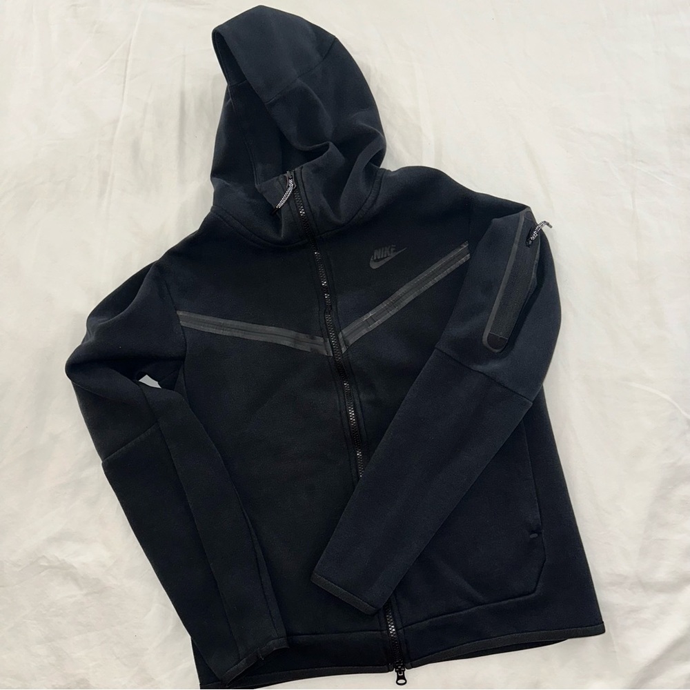Nike Men’s Sportswear Tech Fleece, Black